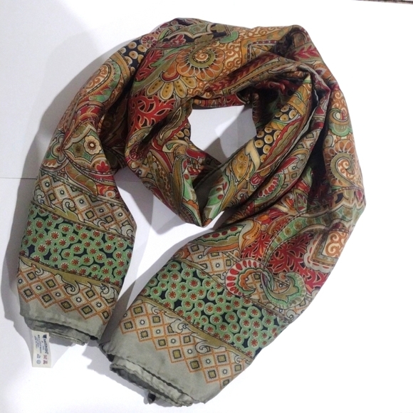 Luxury 100% Silk Scarf 54x54" – Ornate Paisley Wrap in Red, Gold & Green Style - Picture 8 of 10